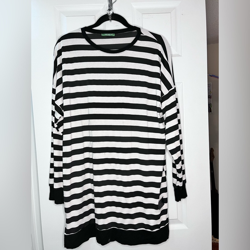 ARABVL collection men’s black & white long sleeve striped shirt - L